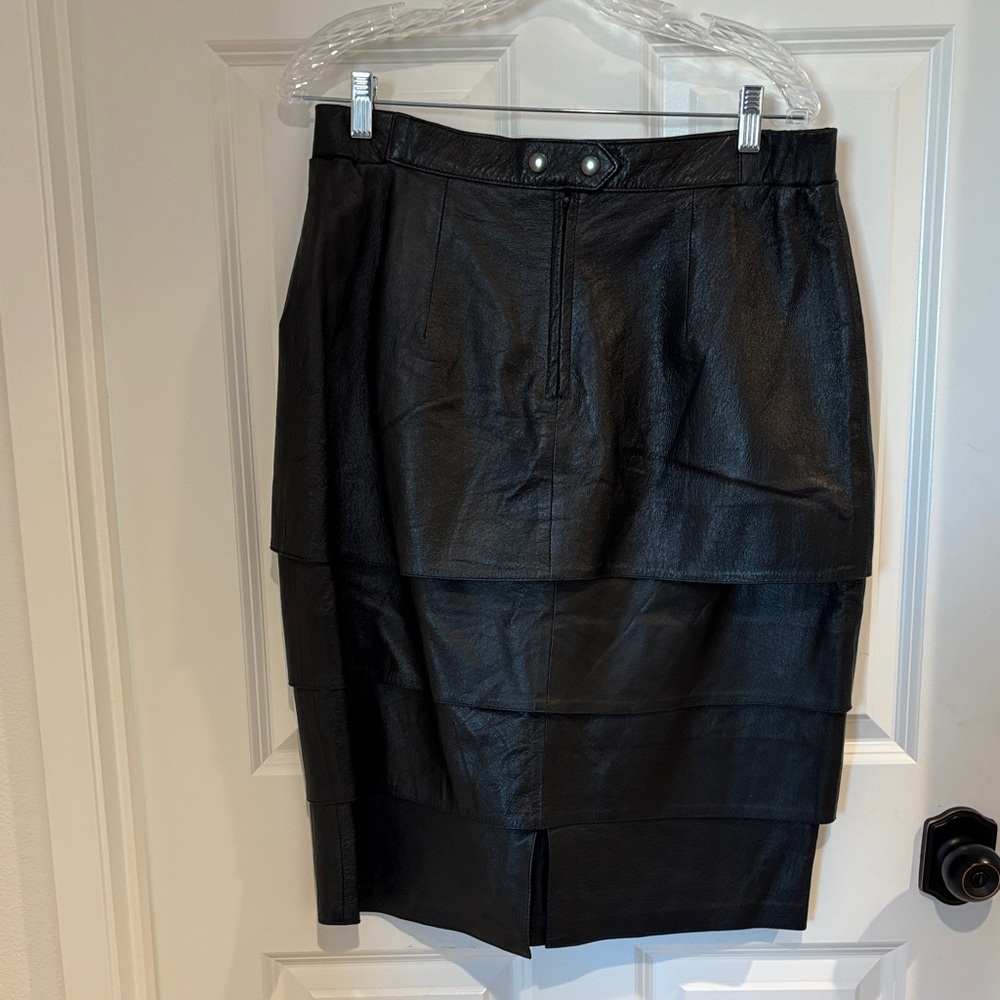 Elegant Black Leather Skirt